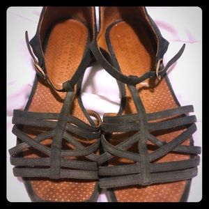 Chie Mihara 38 T Strap Sandals